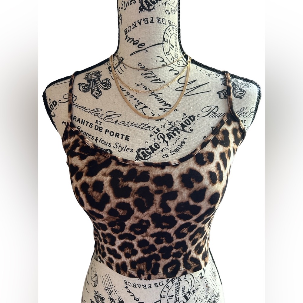 NWT Printed Crop Top